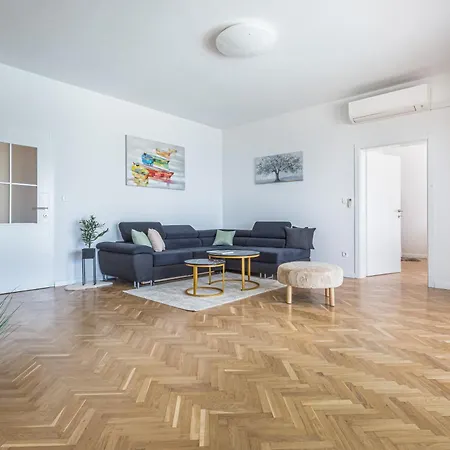 Semesterbostad Zarello With Private Pool Next To The Sea