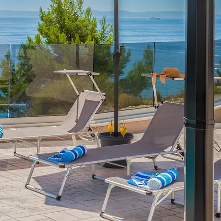 Zarello With Private Pool Next To The Sea