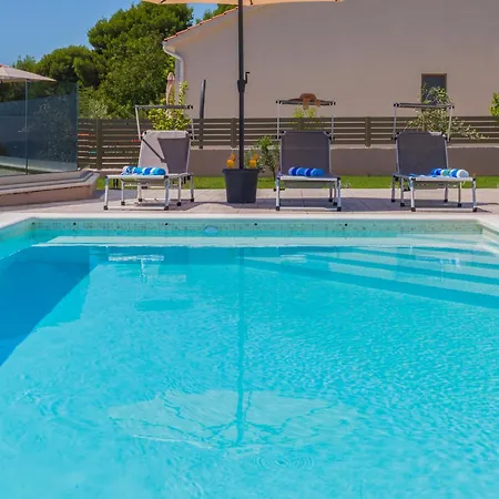 Holiday home Zarello With Private Pool Next To The Sea