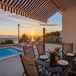 Zarello With Private Pool Next To The Sea Сasa de vacaciones *