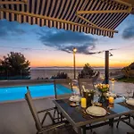 Zarello With Private Pool Next To The Sea Сasa de vacaciones Split
