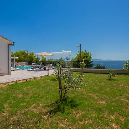 בית נופש Zarello With Private Pool Next To The Sea *