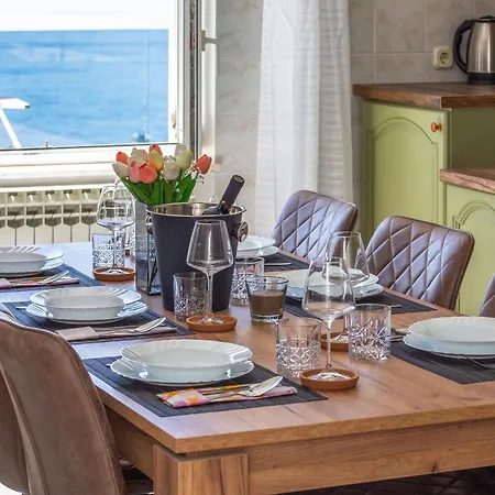 Zarello With Private Pool Next To The Sea بيت للعطل