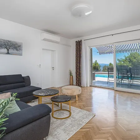 Zarello With Private Pool Next To The Sea بيت للعطل *