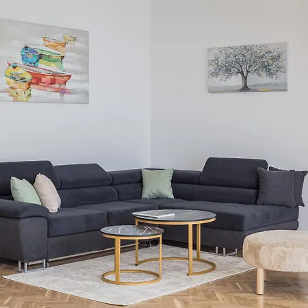 Zarello With Private Pool Next To The Sea بيت للعطل *