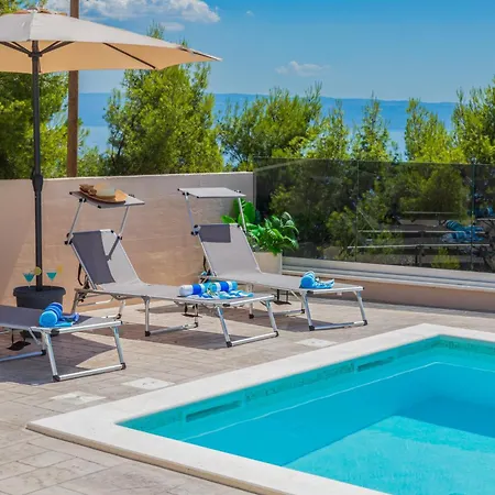 Zarello With Private Pool Next To The Sea بيت للعطل سبليت