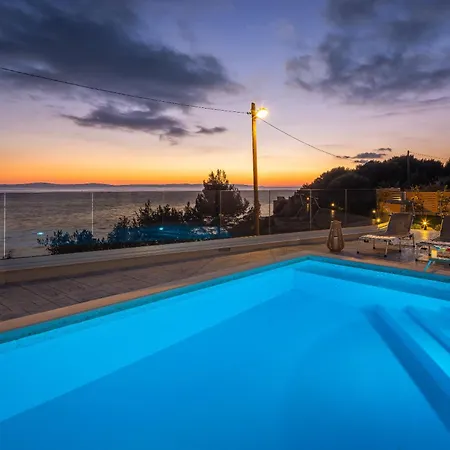 Сasa de vacaciones Zarello With Private Pool Next To The Sea *
